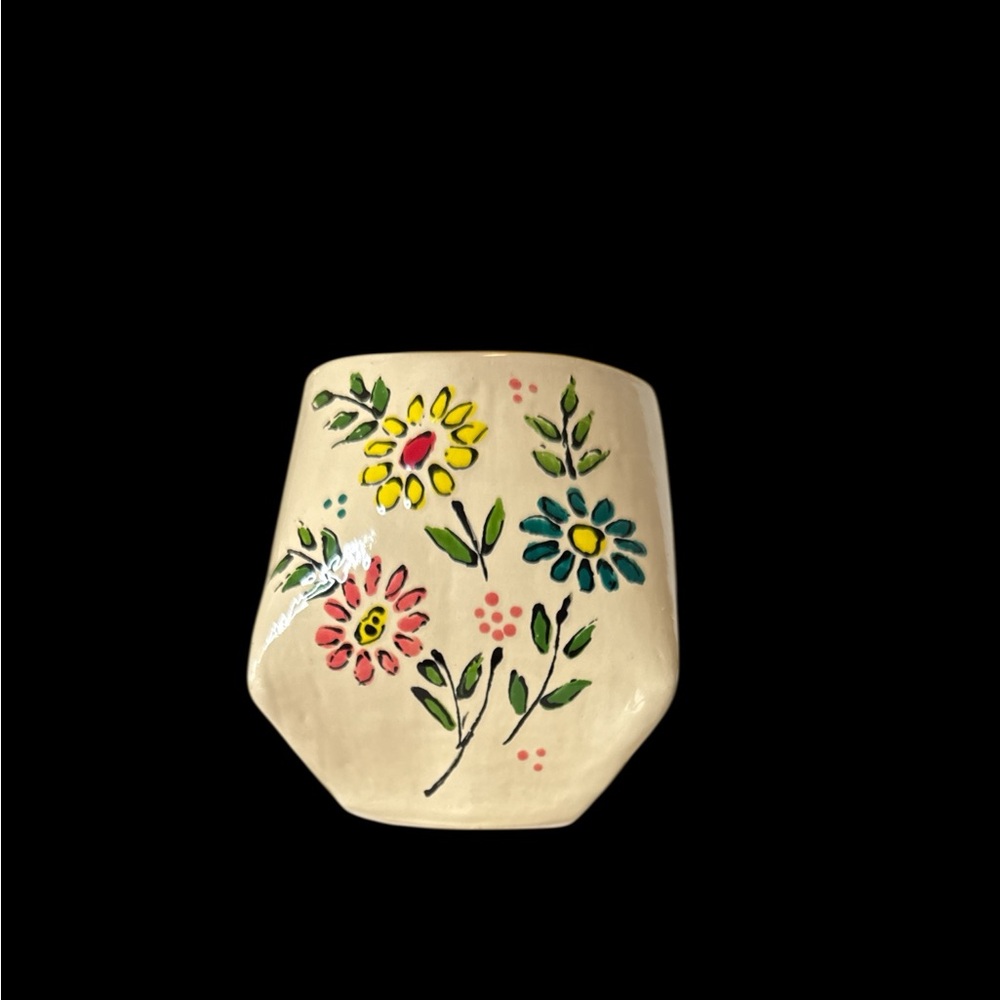 Beautiful one of a kind irregular shaped Floral pottery vase. (S 0 110225)